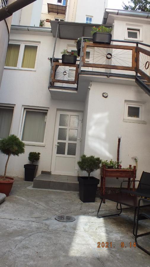 Little L Apartments Dorcol Belgrade Exterior photo